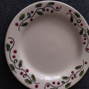 Starbucks Holiday Snacking Plate Pre-Loved  (1)  Berry wreath design.